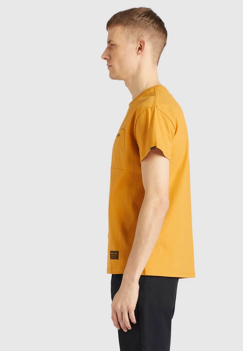 Khujo HERMAN T Shirt Imprimé Dark Ochre Homme 6 Khujo HERMAN T Shirt Imprimé Dark Ochre Homme – Image 4