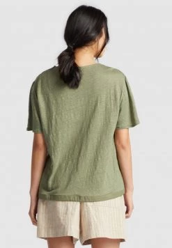 Khujo ALONNA T Shirt Imprimé Olive Femme -Khujo Soldes 5aa7c91668ff489f952eb52c217ecc2f