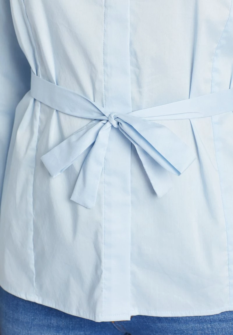 Khujo Femme RAMYA Chemisier Light Blue 8 Khujo Femme RAMYA Chemisier Light Blue – Image 6