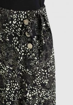 Khujo Femme HEPKE Jupe Trapèze Schwarz Weiß Gemustert 21 Khujo Femme HEPKE Jupe Trapèze Schwarz Weiß Gemustert -Khujo Soldes 7fd9f577367c48b78a528fdea0252b61