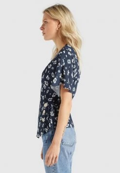 Khujo GIOVANNA Blouse Blau Weiß Geblümt Femme -Khujo Soldes 9ad2dfe37ca04ec3ace70eed809bc64f