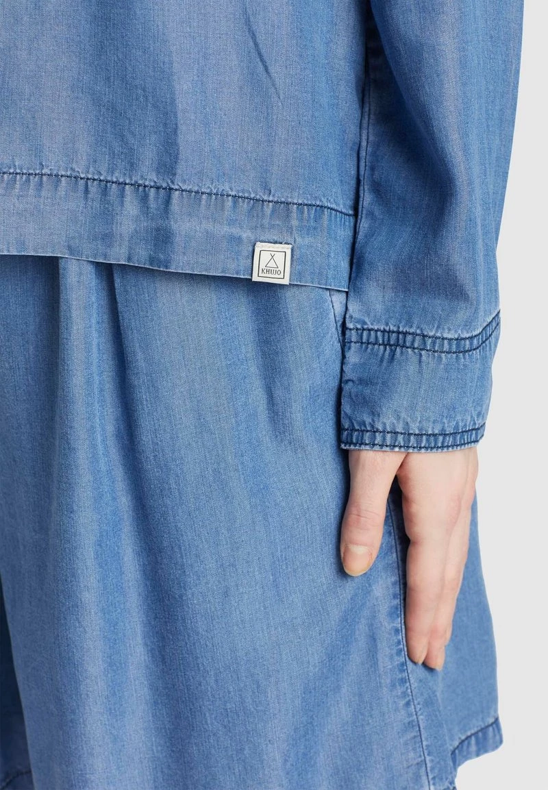 Khujo Femme ESAIA Chemisier Denim Blue 10 Khujo Femme ESAIA Chemisier Denim Blue – Image 8