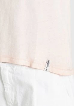 Khujo Femme MATAMA T Shirt Imprimé Apricot -Khujo Soldes ff7b73c7c6ce4bce9ed645d57205d560